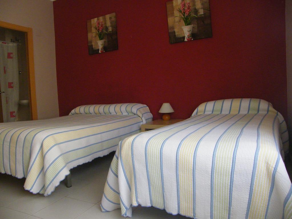 Pension Corona Zaragoza Buitenkant foto